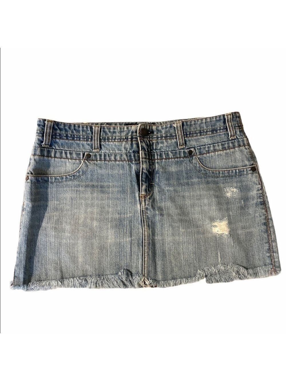 AMERICAN Eagle distressed denim skirt